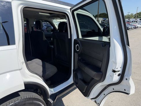 Used 2011 Dodge Nitro Heat RWD image 10