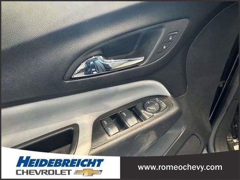 Used 2020 Chevrolet Equinox LT image 18