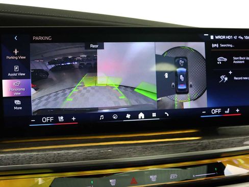 Used 2023 BMW 760i xDrive w/ Executive Package image 18