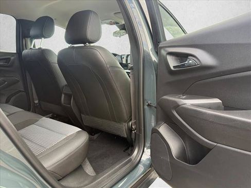 Used 2025 Chevrolet Trax LT w/ LT Convenience Package FWD image 23