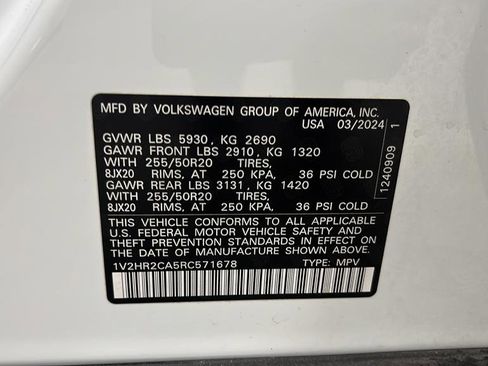 Used 2024 Volkswagen Atlas SE image 31