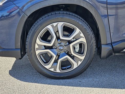 Used 2023 Subaru Ascent Touring image 9