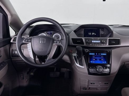 Used 2016 Honda Odyssey SE image 9