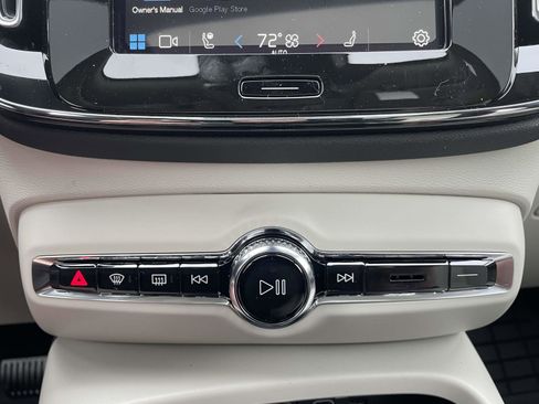 New 2025 Volvo XC40 B5 Plus w/ Protection Package Premier image 29