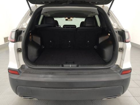 Used 2019 Jeep Cherokee Latitude Plus image 29