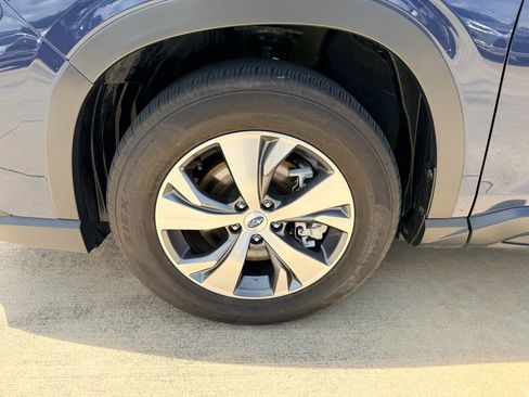 Used 2023 Subaru Ascent Premium w/ Convenience Package AWD/4WD image 30