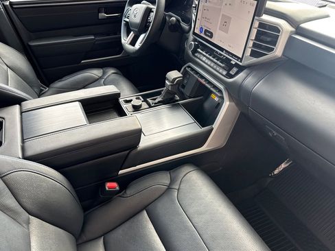 Used 2024 Toyota Sequoia Platinum image 18