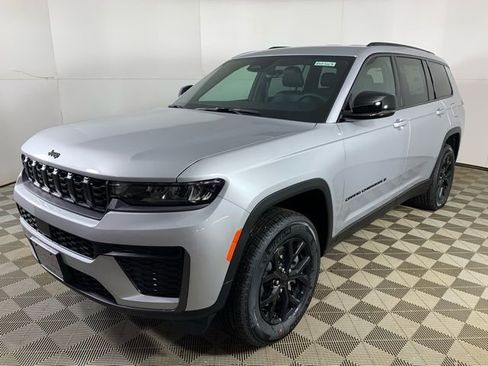 New 2026 Jeep Grand Cherokee L 4WD image 2