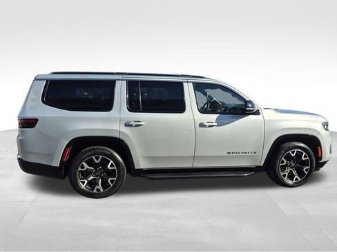 Used 2024 Jeep Wagoneer Series III image 10