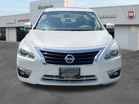 Used 2015 Nissan Altima 2.5 SL w/ Technology Package FWD image 2