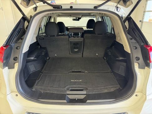 Used 2019 Nissan Rogue SV w/ Sun & Sound Touring Package AWD/4WD image 6