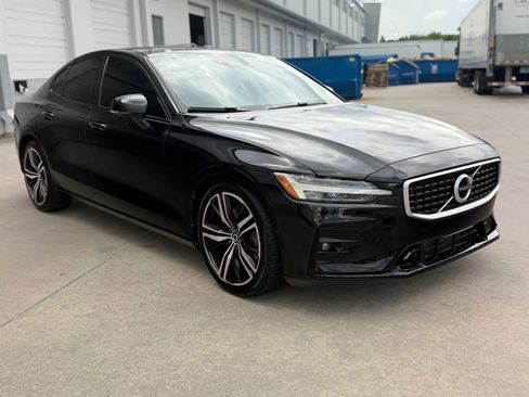Used 2019 Volvo S60 T5 R-Design FWD image 4