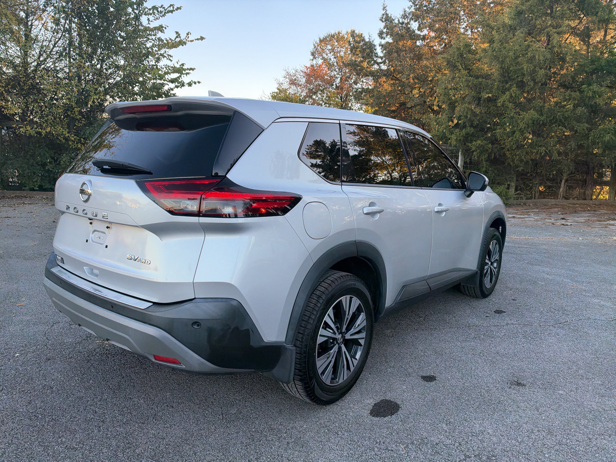 Used 2021 Nissan Rogue SV AWD/4WD image 5
