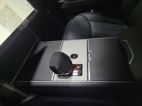 New 2025 Land Rover Range Rover Long Wheelbase SE image 20