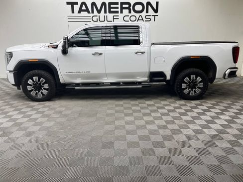 Used 2024 GMC Sierra 2500 Denali w/ Denali Reserve Package AWD/4WD image 2