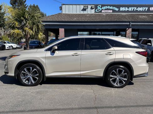 Used 2018 Lexus RX 450hL Premium w/ Premium Package image 3