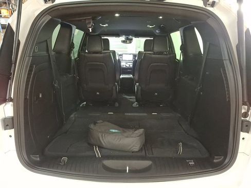 Used 2024 Chrysler Pacifica Select image 27