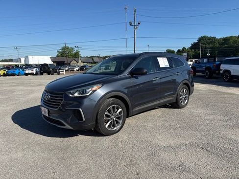 Used 2017 Hyundai Santa Fe SE FWD image 4