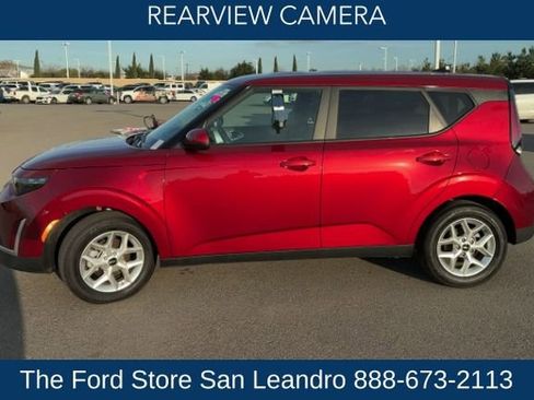 Used 2025 Kia Soul LX w/ LX Technology Package image 5