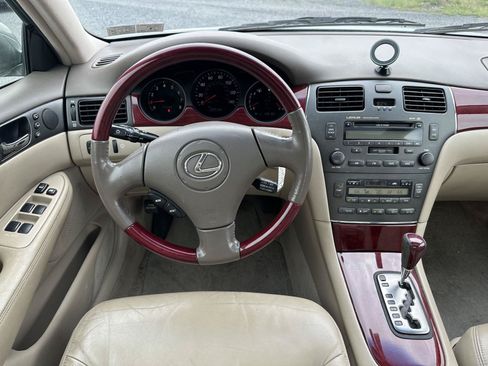 Used 2004 Lexus ES 330 FWD image 12