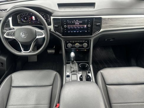 Certified 2023 Volkswagen Atlas Cross Sport SE FWD image 13