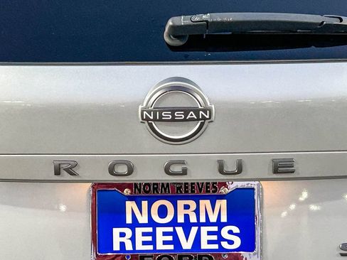 Used 2024 Nissan Rogue SV AWD/4WD image 12