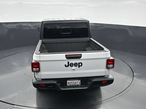 Used 2023 Jeep Gladiator Sport AWD/4WD image 35