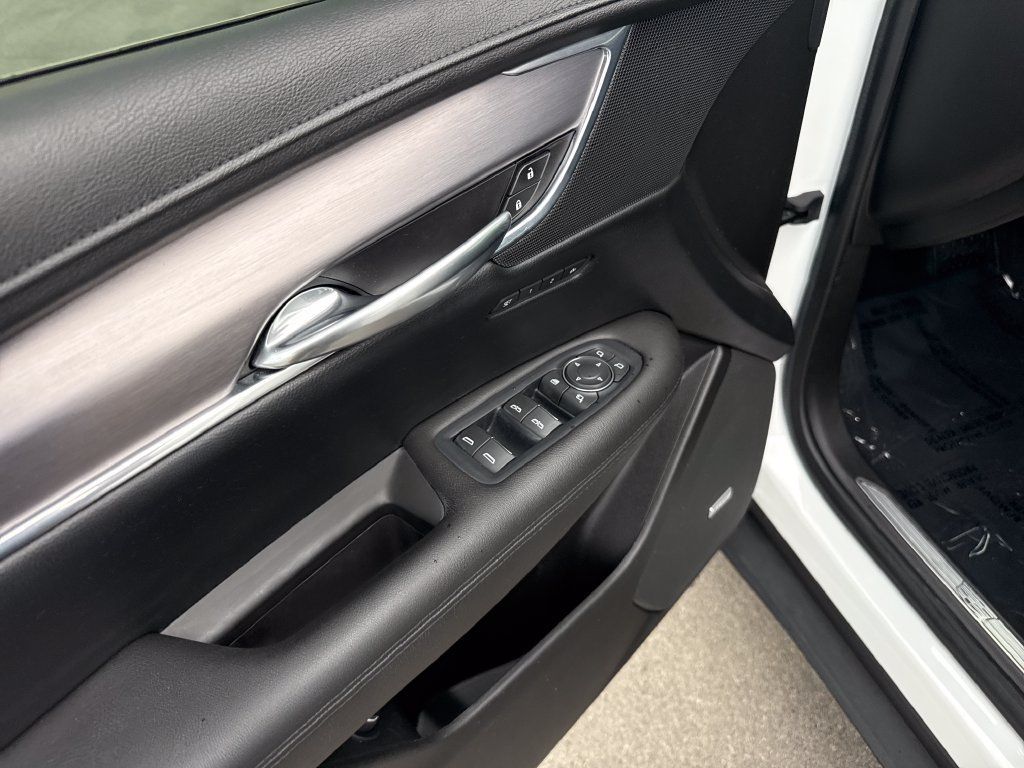 Used 2018 Cadillac XT5 Premium Luxury FWD image 13