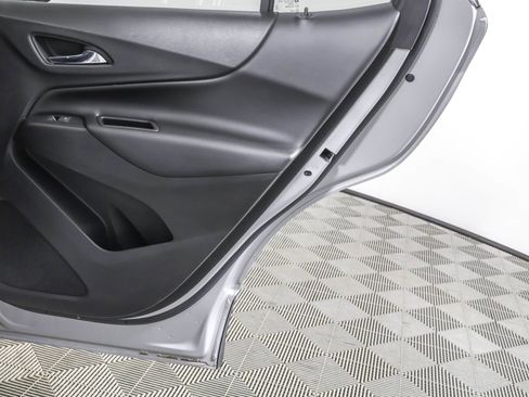 Used 2020 Chevrolet Equinox LT image 42