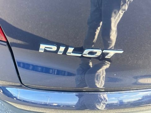Used 2016 Honda Pilot Touring image 13