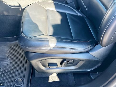 Used 2023 Ford Explorer XLT w/ Equipment Group 202A image 9