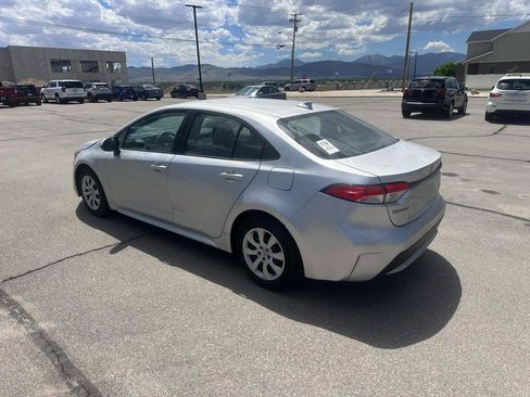 Used 2022 Toyota Corolla LE FWD image 4