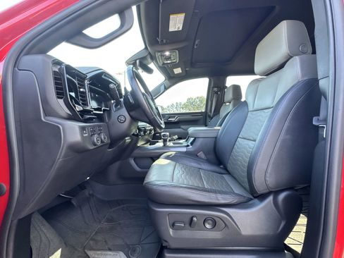 Used 2022 Chevrolet Silverado 1500 ZR2 w/ Technology Package image 16