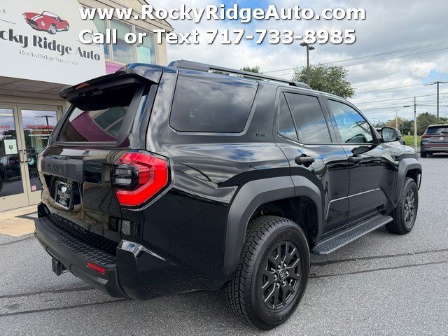 Used 2025 Toyota 4Runner SR5 AWD/4WD image 11
