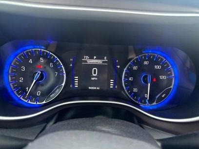 Used 2018 Chrysler Pacifica Touring-L w/ Tire & Wheel Group