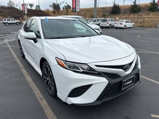 Used 2018 Toyota Camry SE image 1