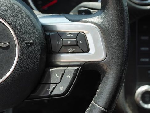 Used 2016 Ford Mustang Coupe RWD image 18