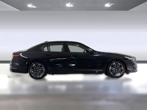 New 2026 BMW 530i w/ M Sport Package RWD image 8