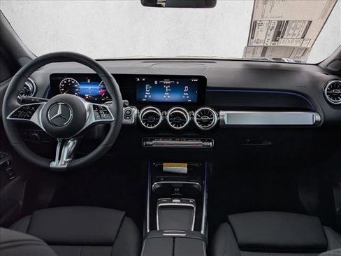 New 2026 Mercedes-Benz GLB 250 4MATIC image 16