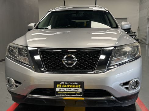 Used 2014 Nissan Pathfinder Platinum w/ Platinum Premium Package FWD image 6