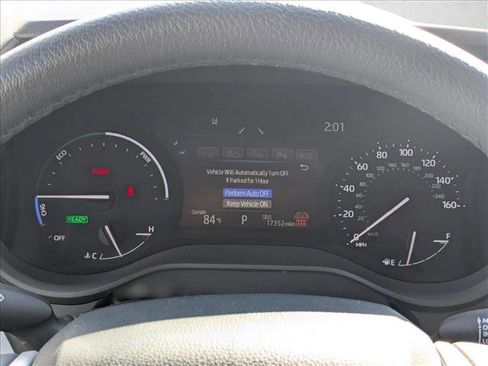 Used 2025 Toyota Sienna XLE image 11