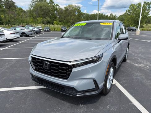 Used 2024 Honda CR-V EX image 2