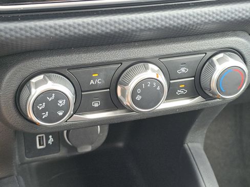 Used 2022 Nissan Kicks S image 22