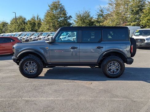 New 2025 Ford Bronco Badlands image 8