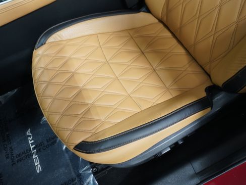 Used 2022 Nissan Sentra SV w/ SV Premium Package image 11