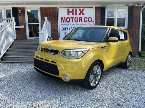 Used 2014 Kia Soul ! FWD image 1