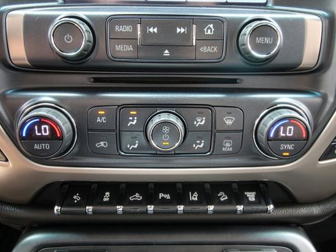 Used 2018 GMC Sierra 2500 Denali w/ Duramax Plus Package AWD/4WD image 30