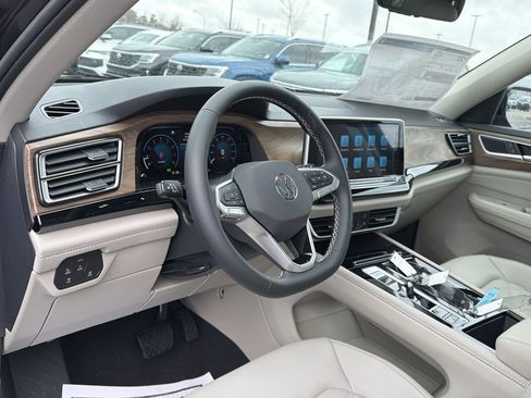 New 2026 Volkswagen Atlas SE FWD image 10