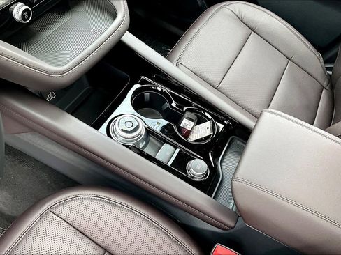 New 2026 Ford Explorer Platinum w/ LUX Leather Package AWD/4WD image 8