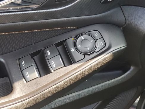 Used 2020 Chevrolet Traverse Premier w/ Redline Edition AWD/4WD image 18